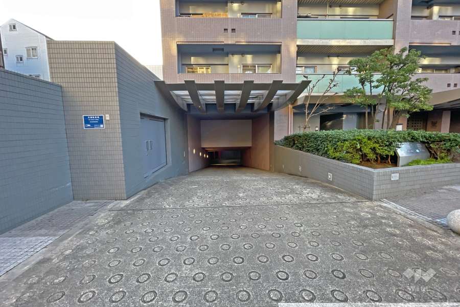 駐車場の出入り口