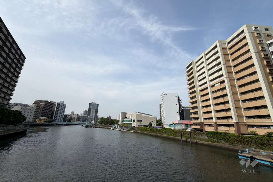 敷地東側には木津川が流れています。