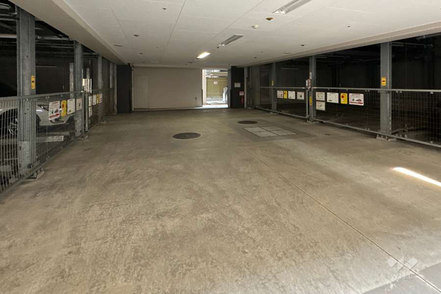 敷地内駐車場（屋内機械式）
