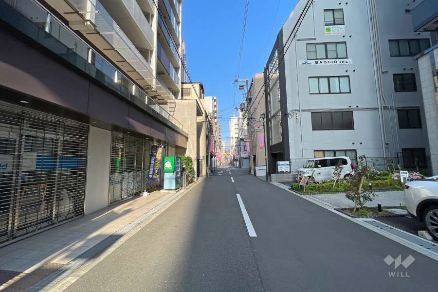敷地北側の前面道路