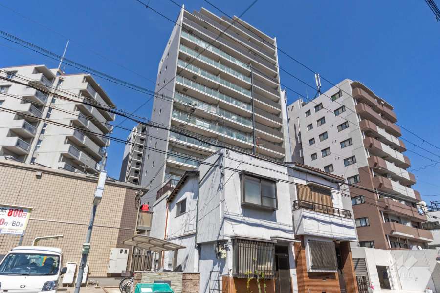 エスリードOSAKAMIDWESTの外観（南西側から）