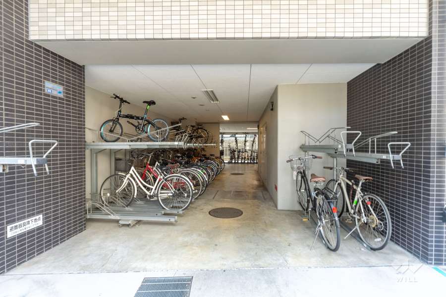 屋内に設けられた駐輪場