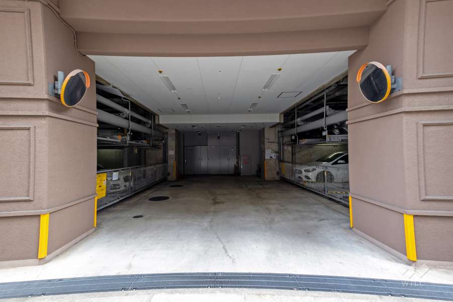 敷地内駐車場（屋内機械式）