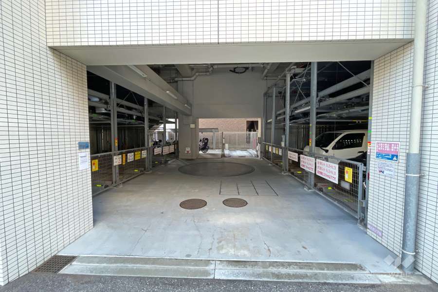 敷地内駐車場（屋内機械式）