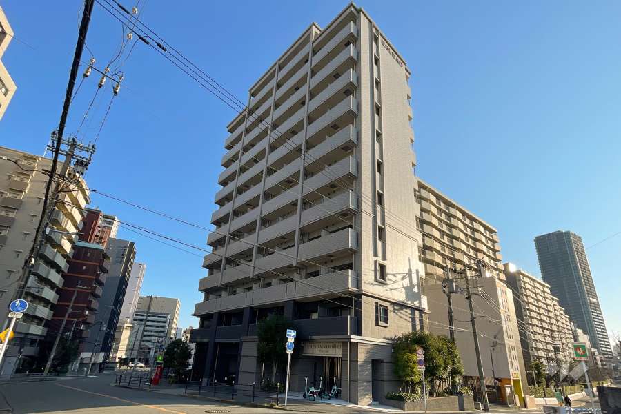エスリード南堀江リバーサイドの外観（南西側から）