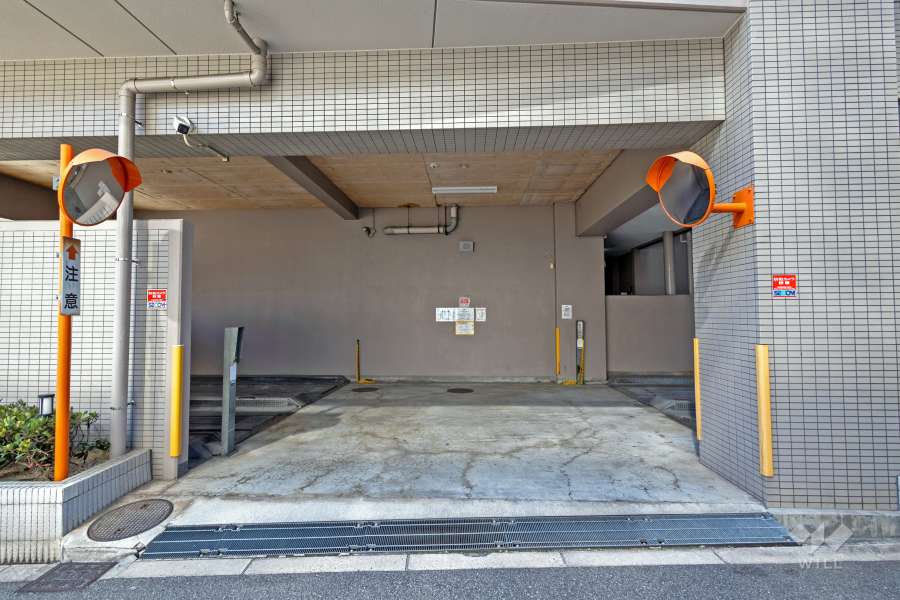 駐車場の出入り口