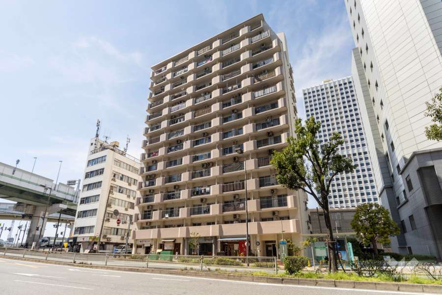 カーサ土佐堀の外観（南東側から）