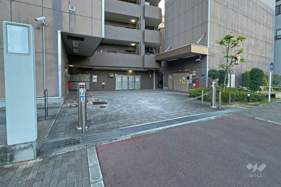 駐車場出入口（ロボットゲート付き）