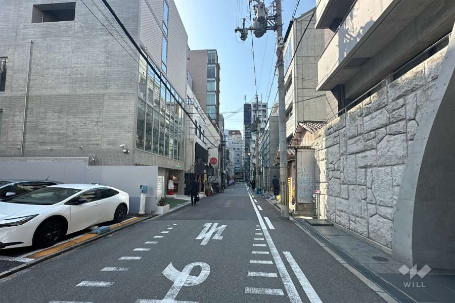敷地南側の前面道路