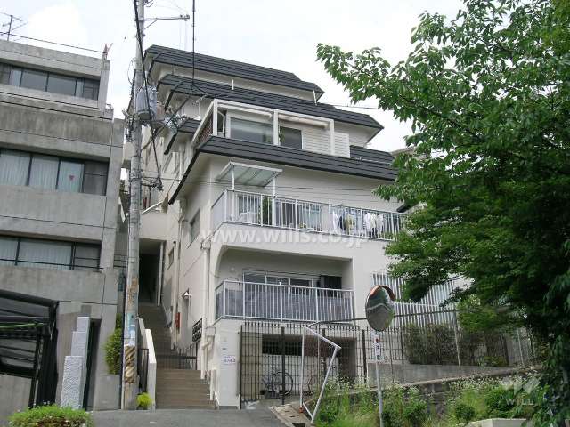 箕面ロイヤルハイツの外観