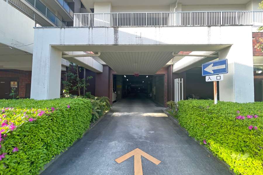 駐車場の出入口