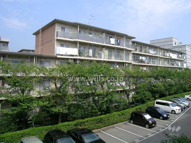 有楽箕面ハイツ2号棟の外観（南西側から）