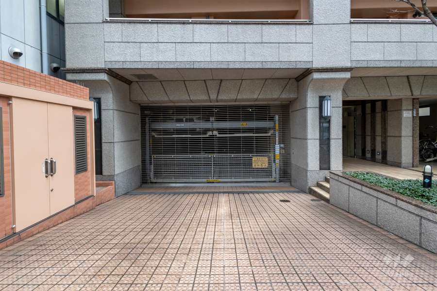 駐車場の出入り口　