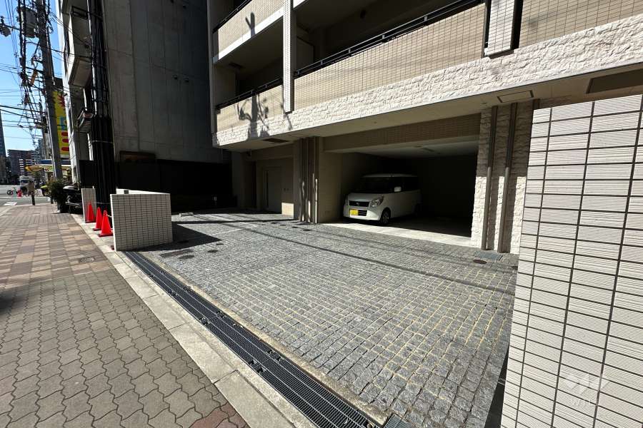 敷地内駐車場（屋内平面式、屋外平面式）