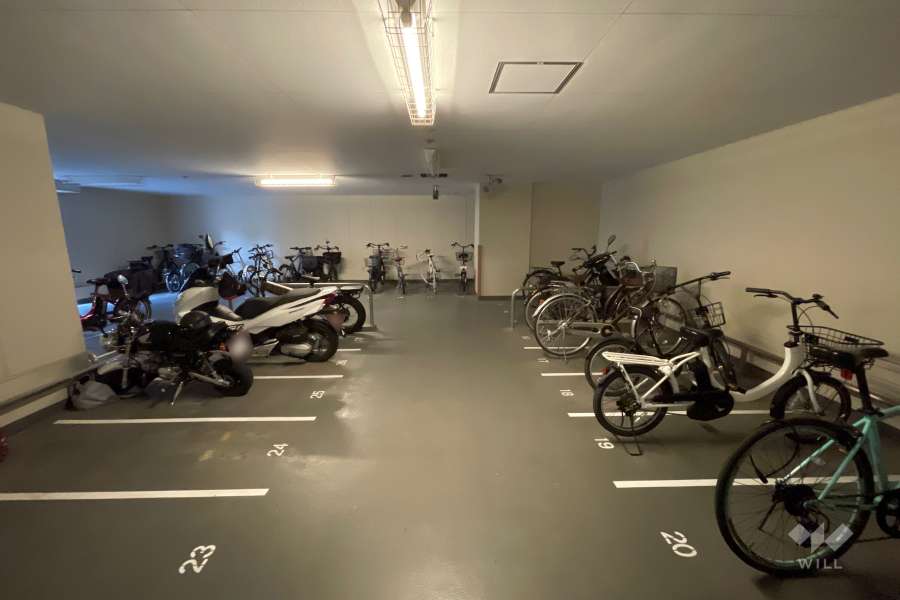 駐輪場とバイク置場