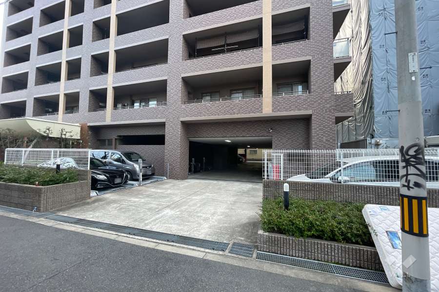 駐車場の出入り口