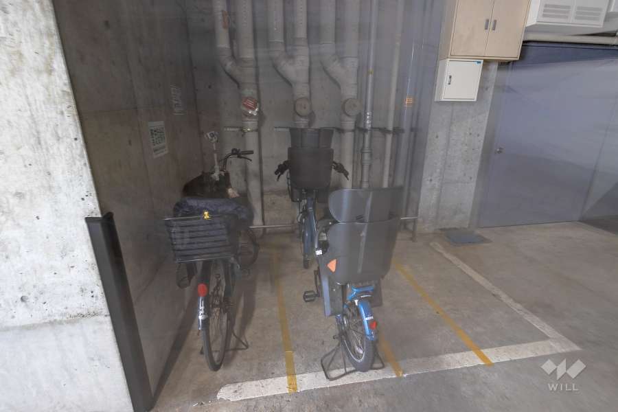 屋内に設けられた駐輪場