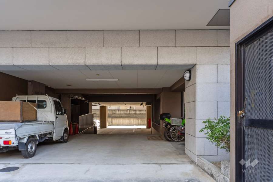 敷地内駐車場（屋外平面式）