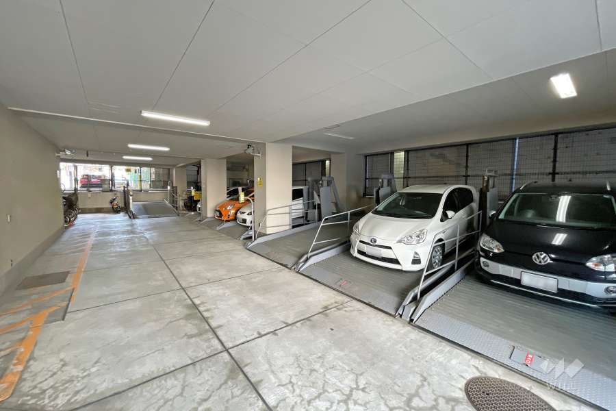 敷地内駐車場（屋内機械式）