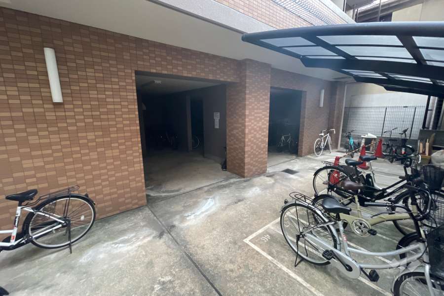 駐輪場（屋根付き）