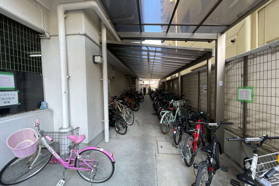 駐輪場（屋根付き）