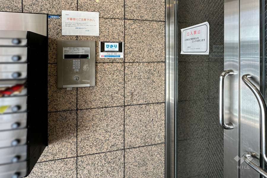エントランスはオートロック付きです