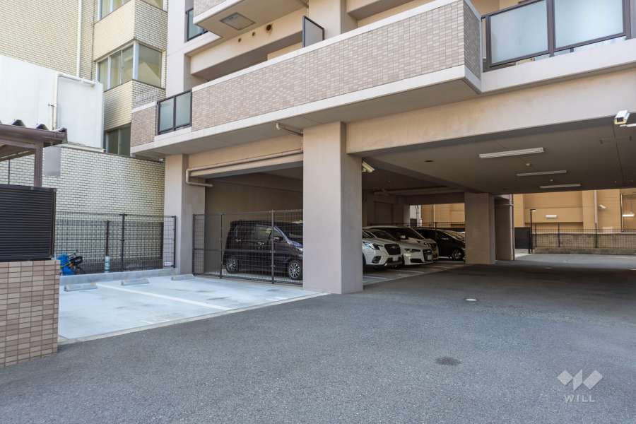 敷地内駐車場（屋内平面式と屋外平面式）
