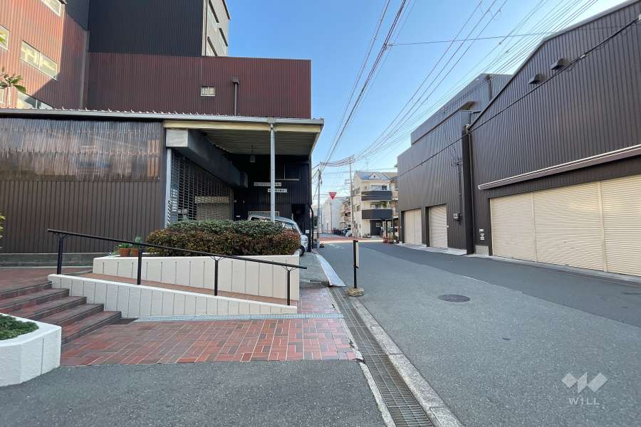 敷地南東側の前面道路