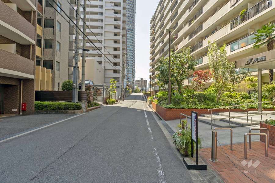 敷地東側前面道路（北側から）