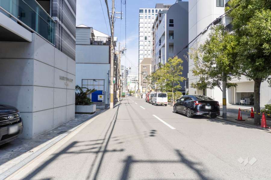 敷地北西側の前面道路　