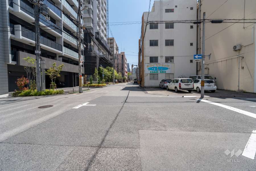 敷地南東側の前面道路