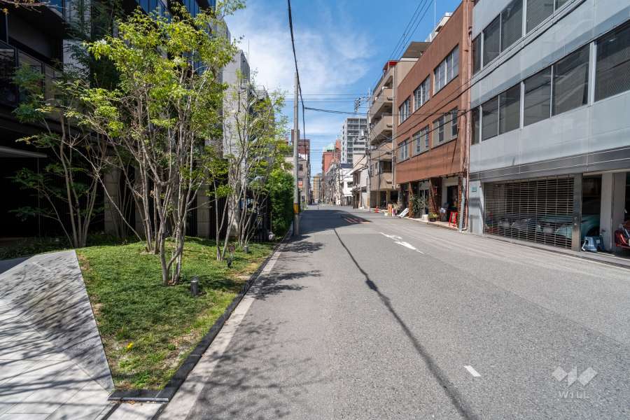 敷地北東側の前面道路　