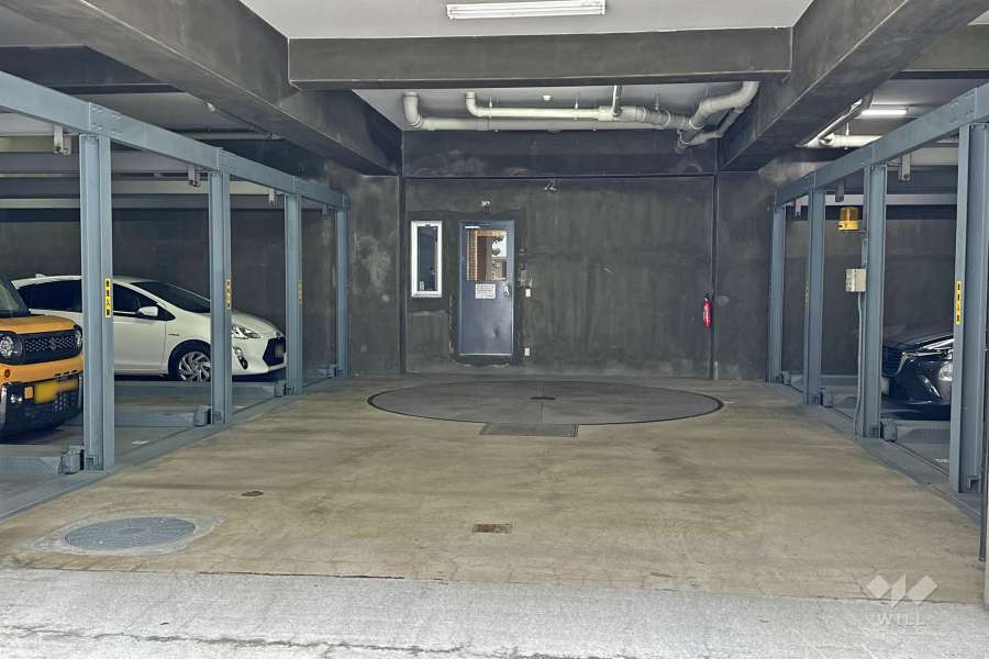 敷地内駐車場（屋内機械式）