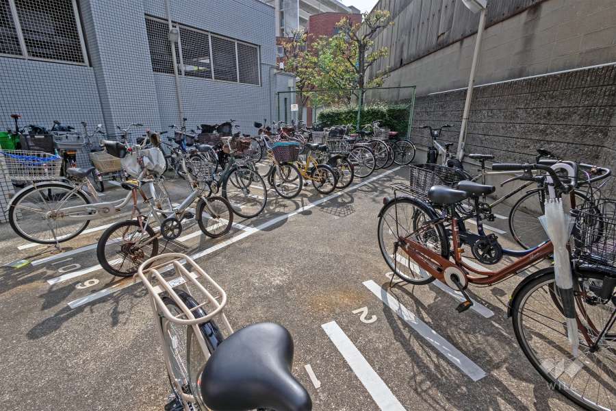 駐輪場
