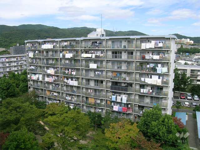 箕面粟生第４住宅１棟の外観