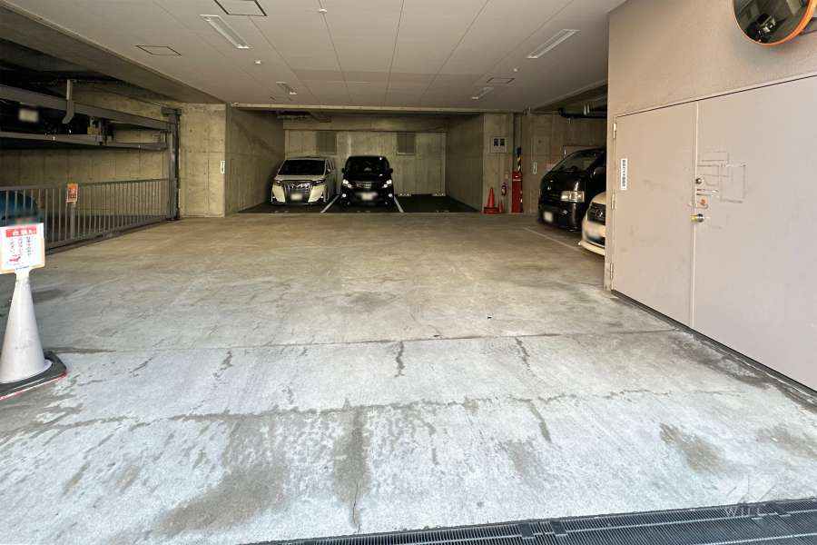 駐車場の出入り口
