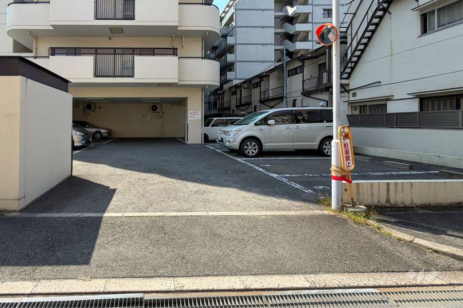 駐車場の出入口