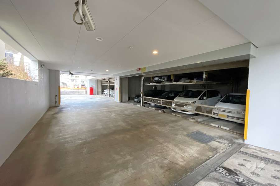 敷地内駐車場（屋内機械式）