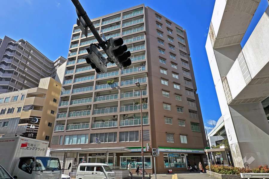 プライムハイツ阿波座の外観（東側から）