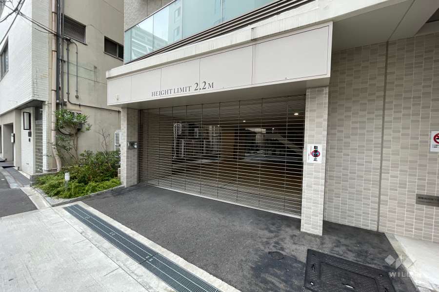 駐車場の出入り口（リングシャッター付き）