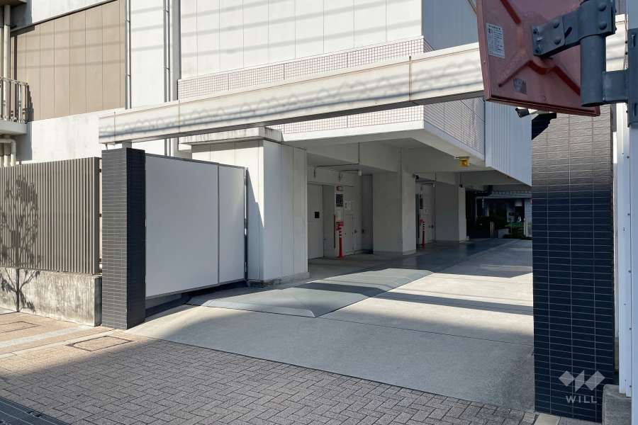 駐車場の出入り口