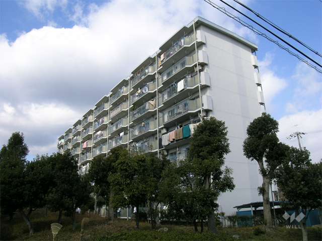 箕面粟生第４住宅４棟の外観（南東側から）