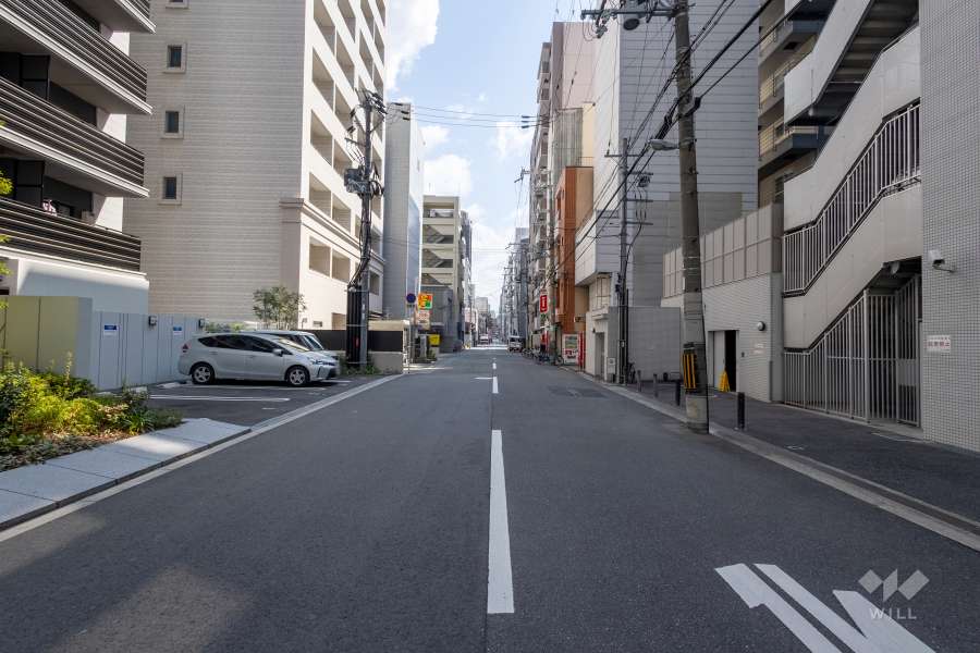 敷地南側の前面道路
