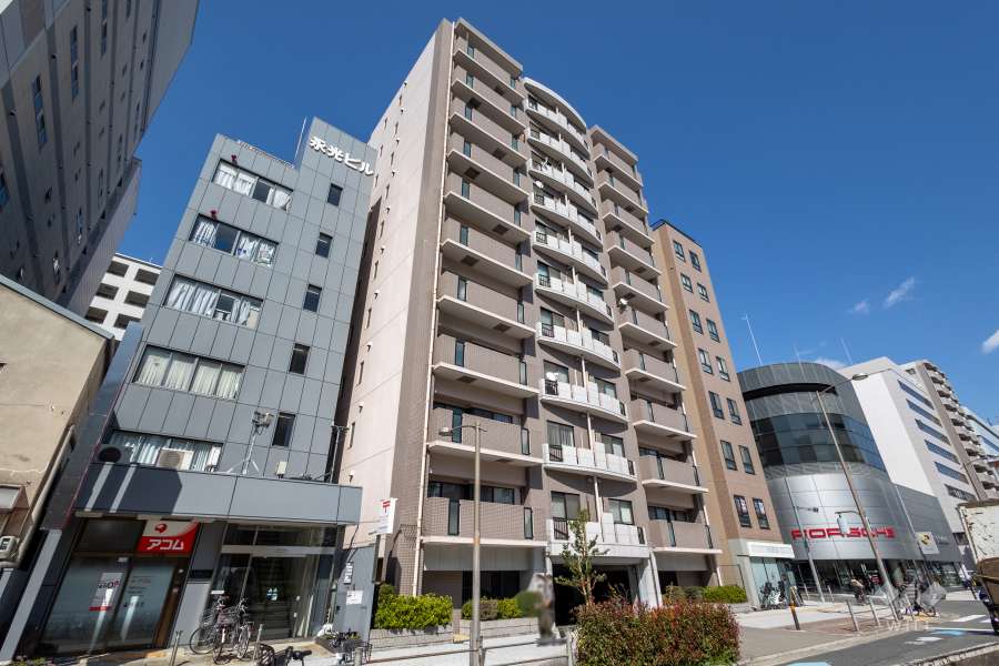ペルル西長堀の外観（南西側から）