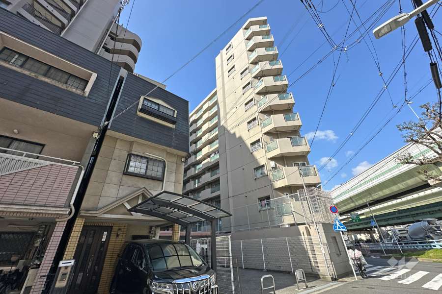 メゾン阿波座の外観（南東側から）