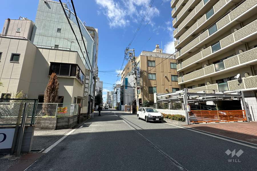 敷地南側の前面道路