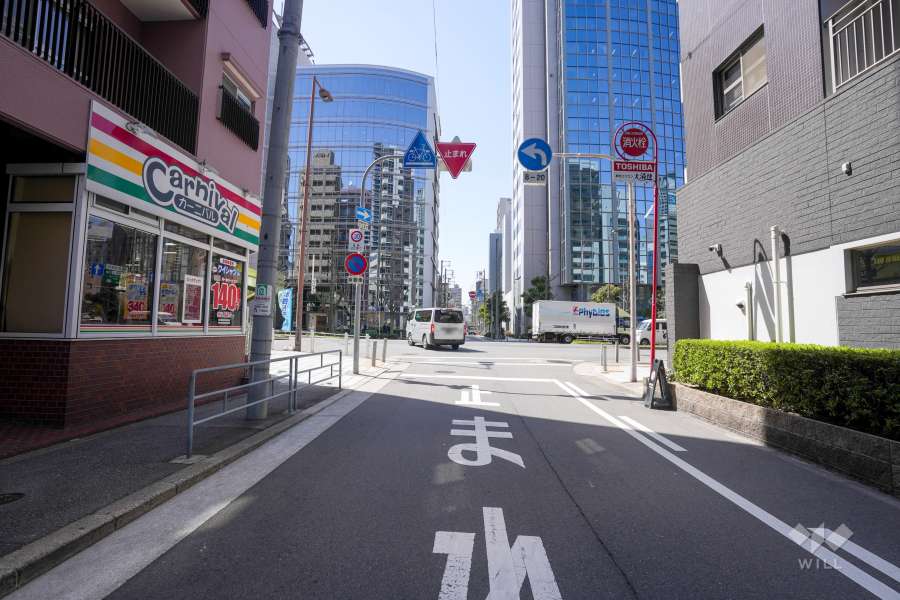 敷地北西側の前面道路