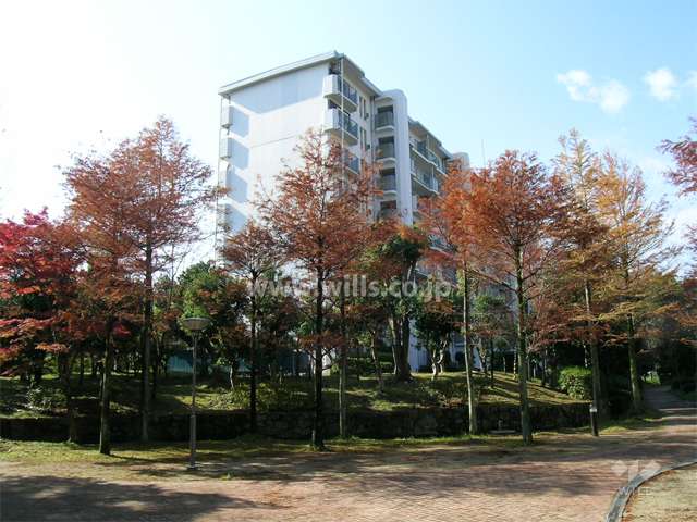 箕面粟生第４住宅７棟の外観（北東側から）