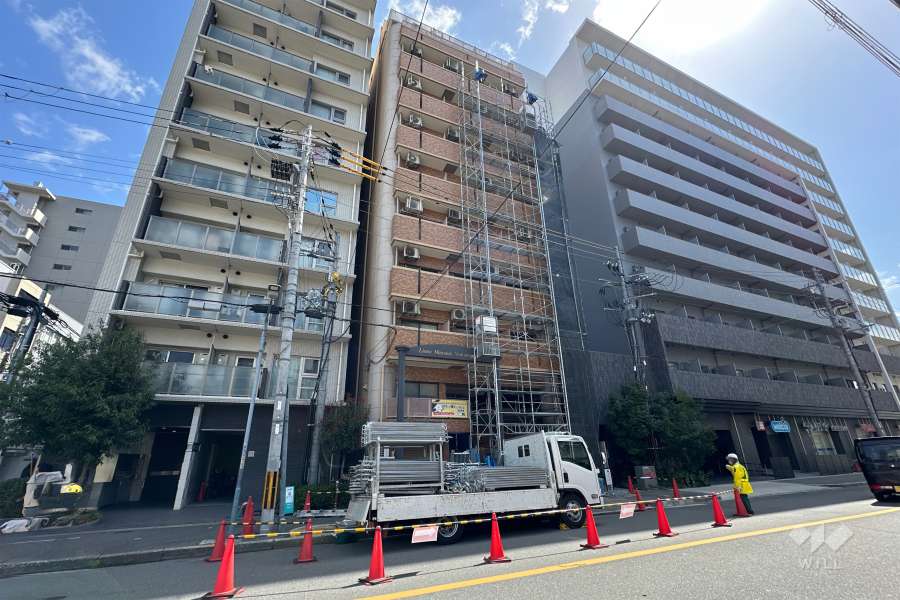 ライオンズマンション西長堀の外観（北西側から）　