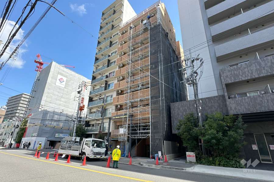 ライオンズマンション西長堀の外観（南西側から）　